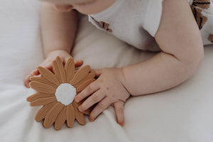 Silicone Teether - Clay Daisy - littlelightcollective