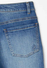 Load image into Gallery viewer, Size 6 Captiva Wide Leg Cropped Jeans, Medium Wash - littlelightcollective