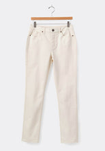 Load image into Gallery viewer, Size 4 Edisto Beach Womens Boyfriend Jeans - littlelightcollective