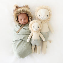 Load image into Gallery viewer, Cuddle + Kind - Sawyer the lion - littlelightcollective